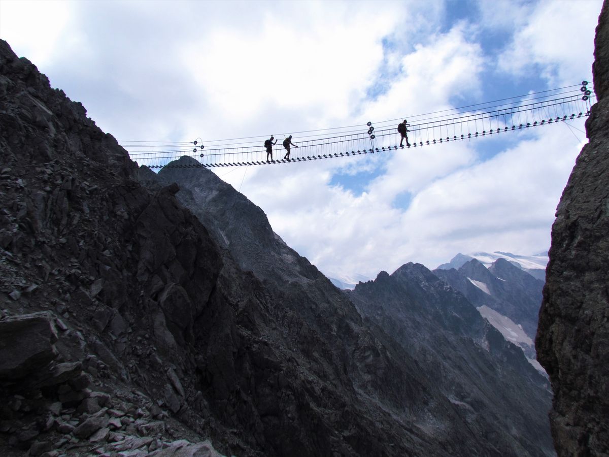 Laviano (SA) — Ponte Tibetano nei dintorni di Villa Mani