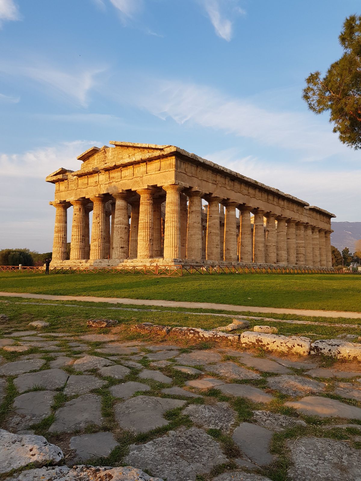 Templi greci di Paestum — nei dintorni di Villa Mani, Contursi Terme (SA)